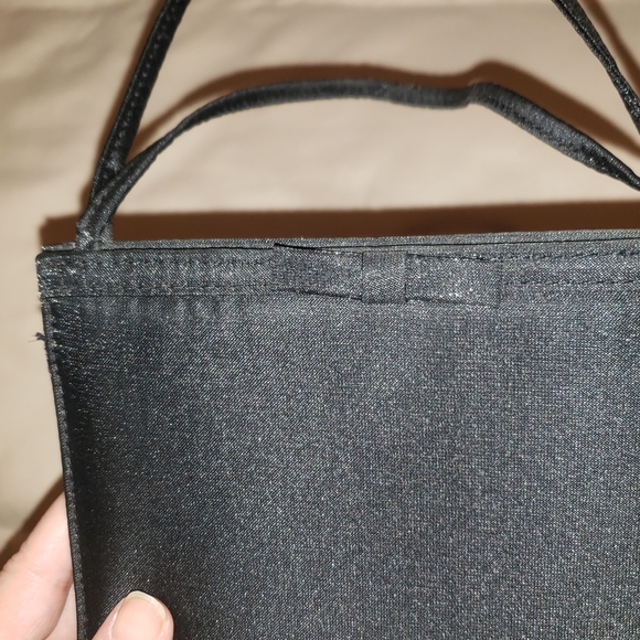 Elegant Black Handbag - Picture 4 of 6